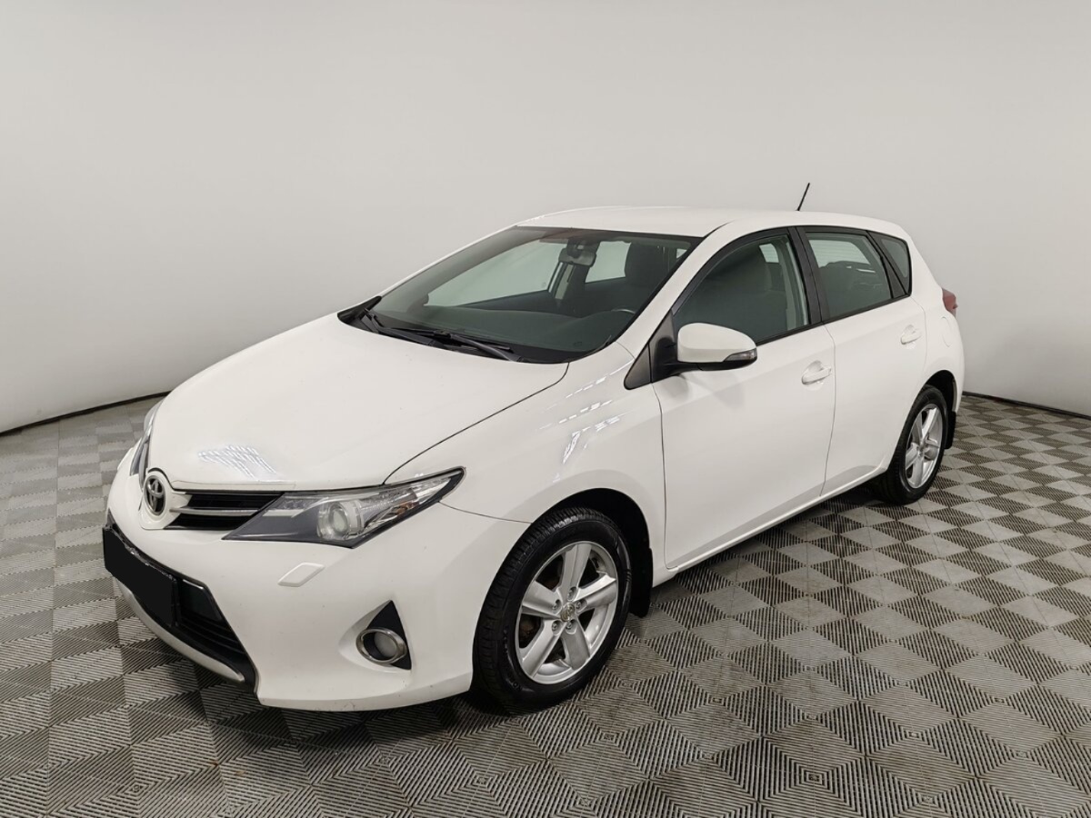 Toyota Auris II, 2013